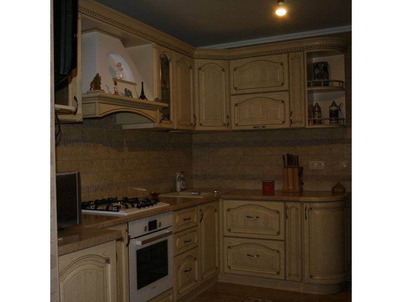классическая угловая кухня в Таганроге