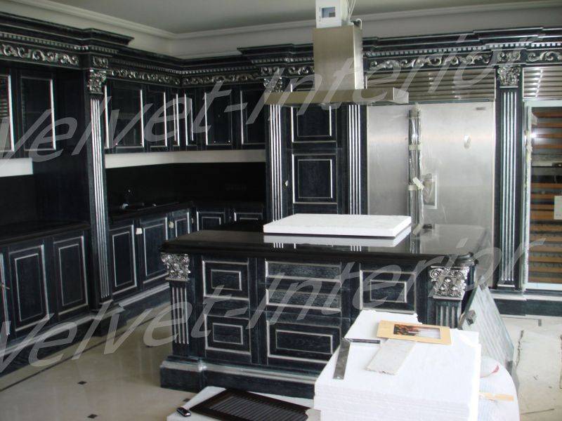 угловая кухня с островом в Таганроге