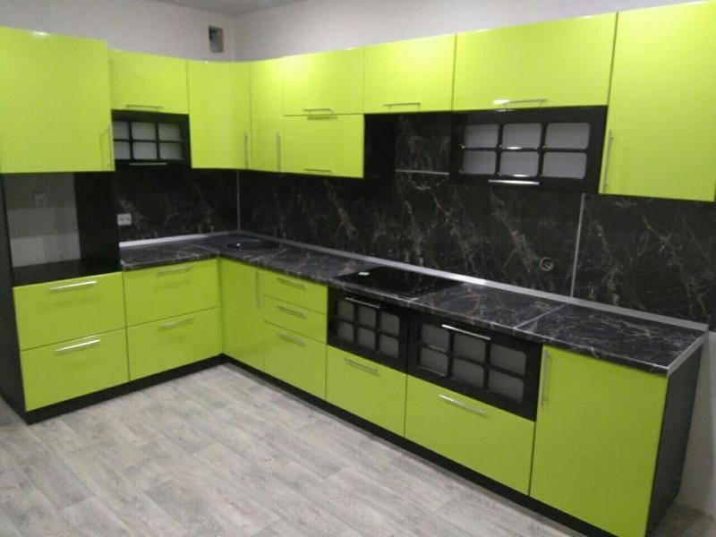 зеленый кухонный гарнитур в Таганроге