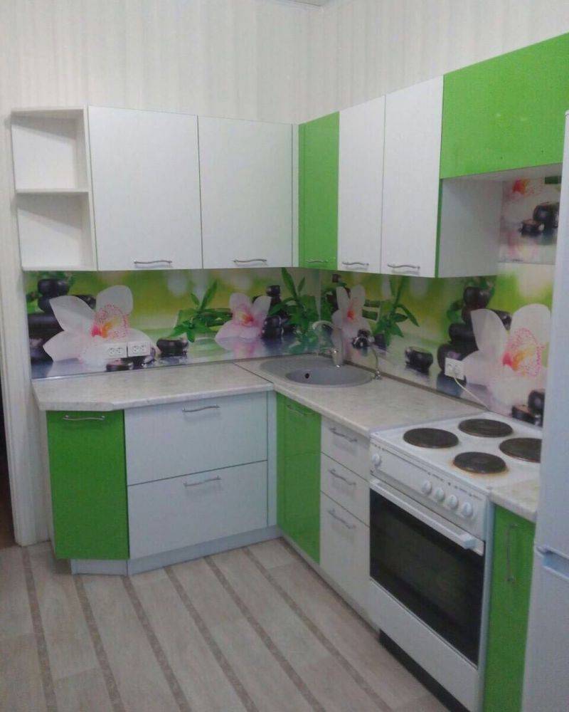 небольшая угловая кухня в Таганроге