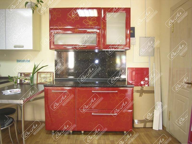 кухня красная с цветами в Таганроге