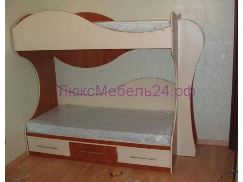 детская двухъярусная кровать в Таганроге