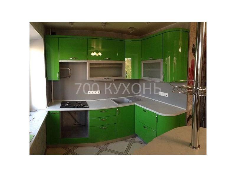 яркая зеленая угловая кухня в Таганроге