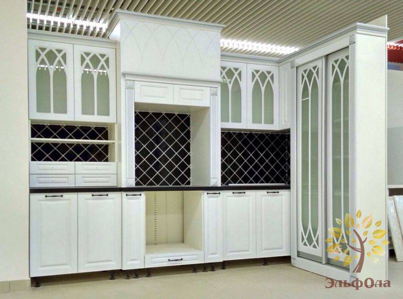 угловая кухня со шкафом в Таганроге