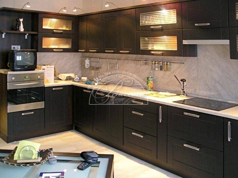 большая кухня 2 в Таганроге
