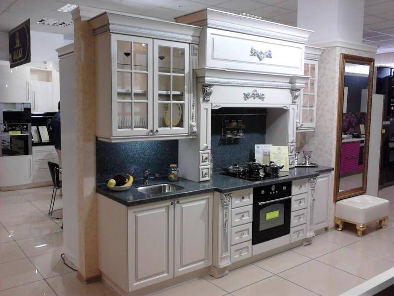 классическая прямая кухня в Таганроге
