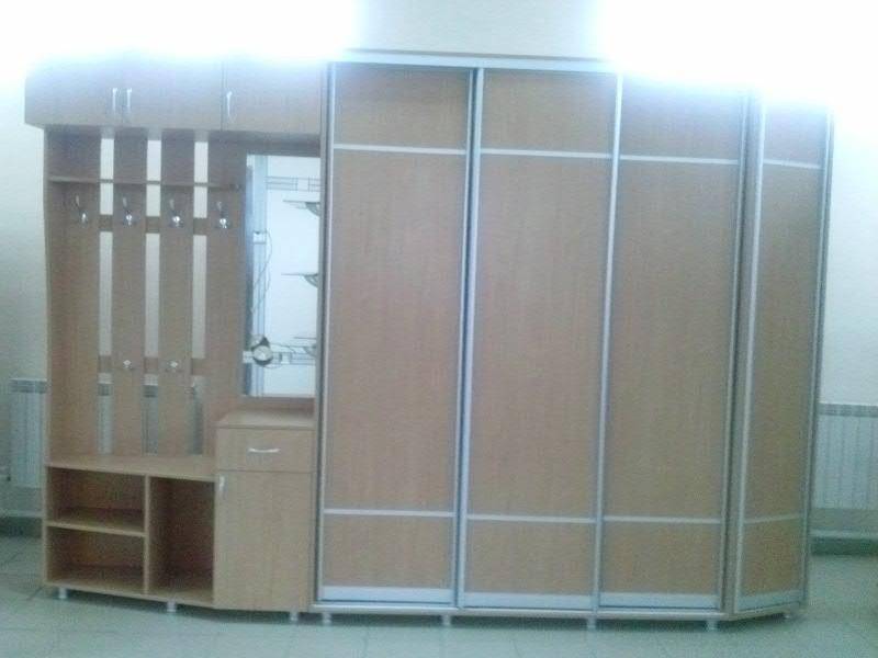 прихожая со шкафом-купе в Таганроге