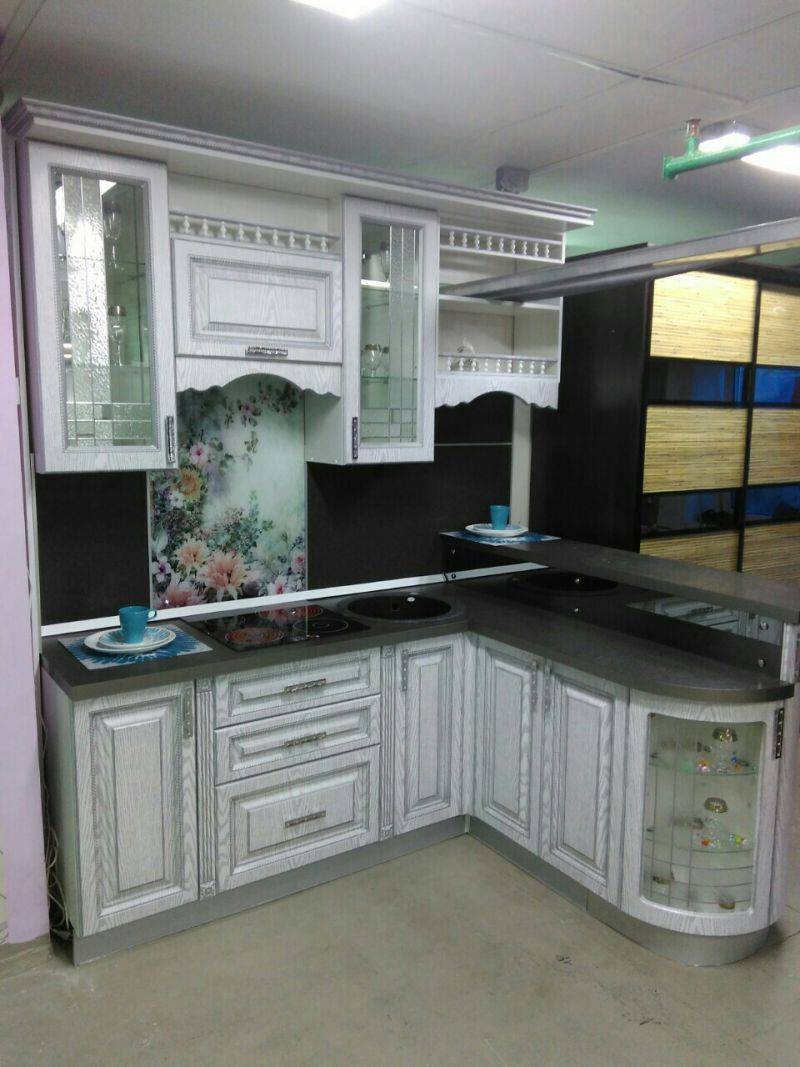 кухонный гарнитур с нанесением патины в Таганроге