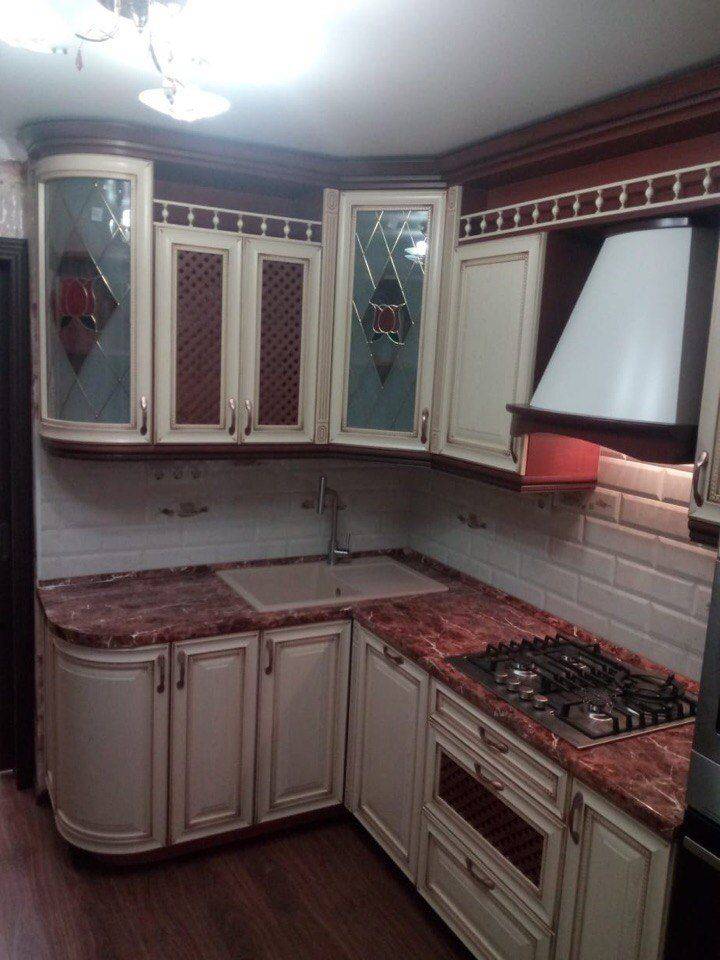 угловая маленькая кухня в Таганроге