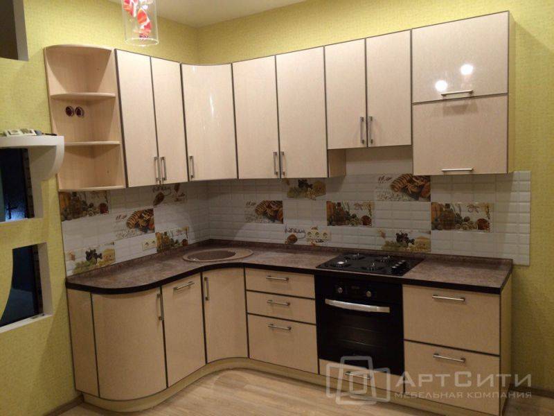 угловая бежевая кухня в Таганроге