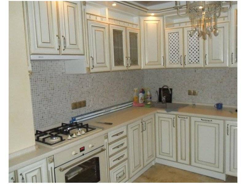 угловая кухня в классическом стиле в Таганроге