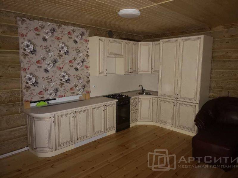 угловая кухня с патиной в Таганроге