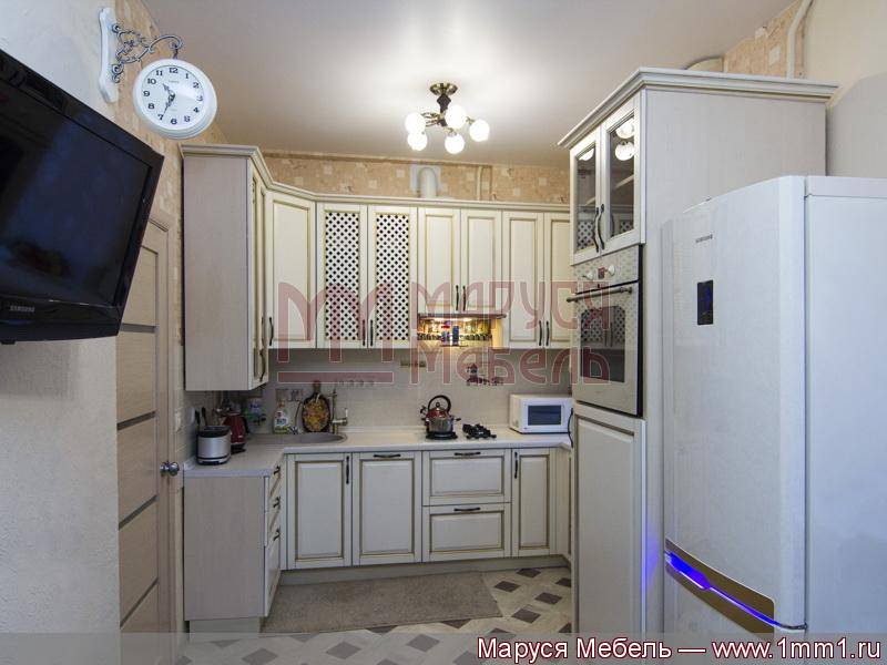 кухня угловая кантри массив в Таганроге