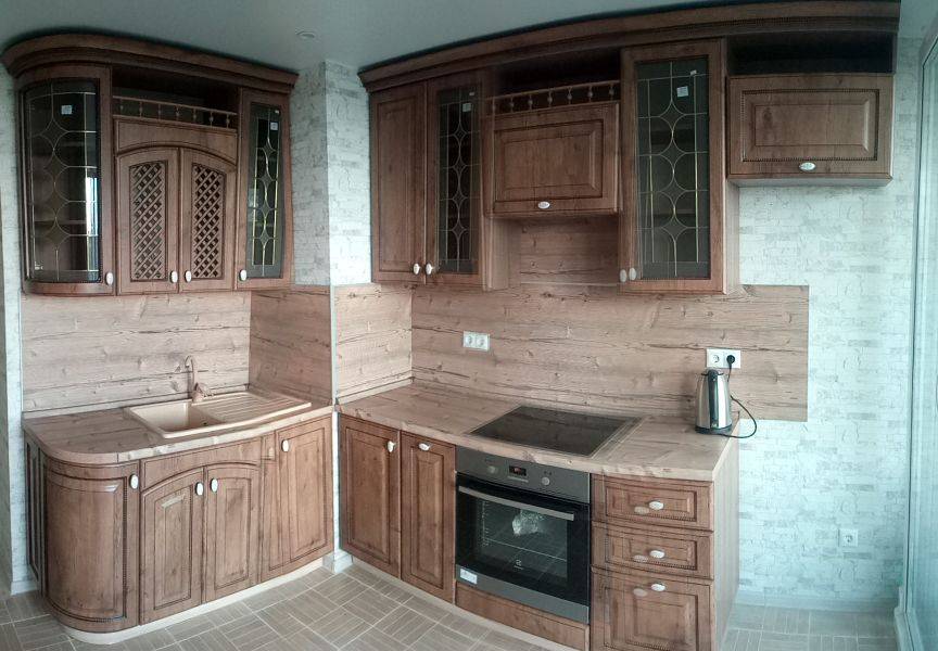 компактная кухня в классическом стиле в Таганроге