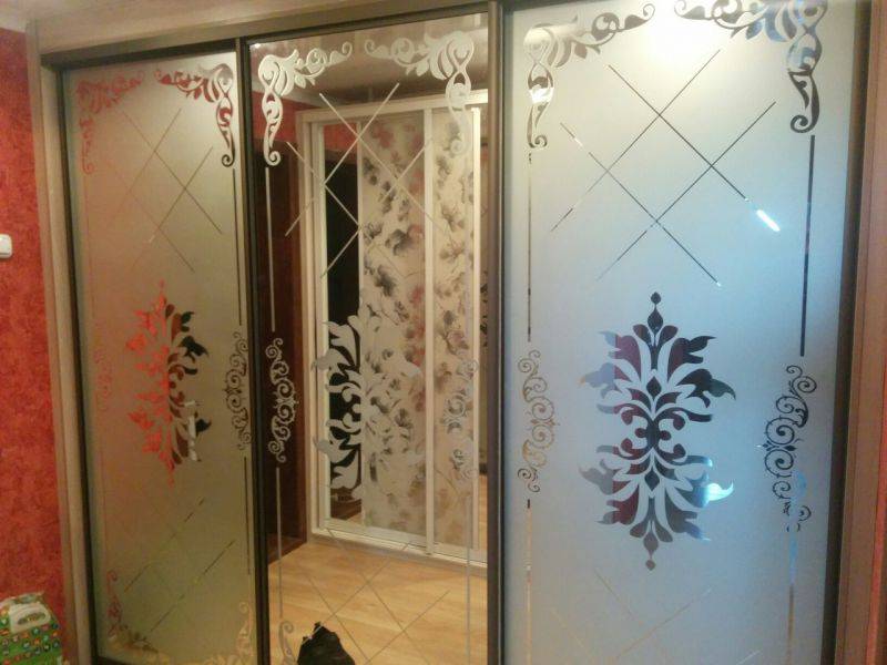 красивый шкаф-купе в прихожую в Таганроге