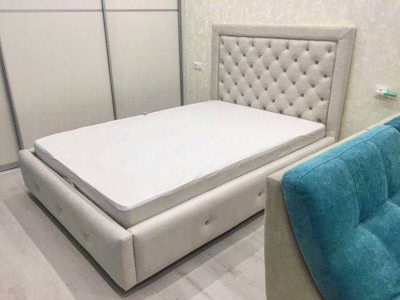 мягкая кровать со стразами в Таганроге