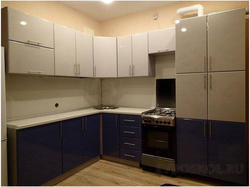 красивая угловая кухня в Таганроге