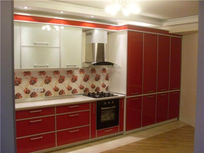современная прямая кухня в Таганроге