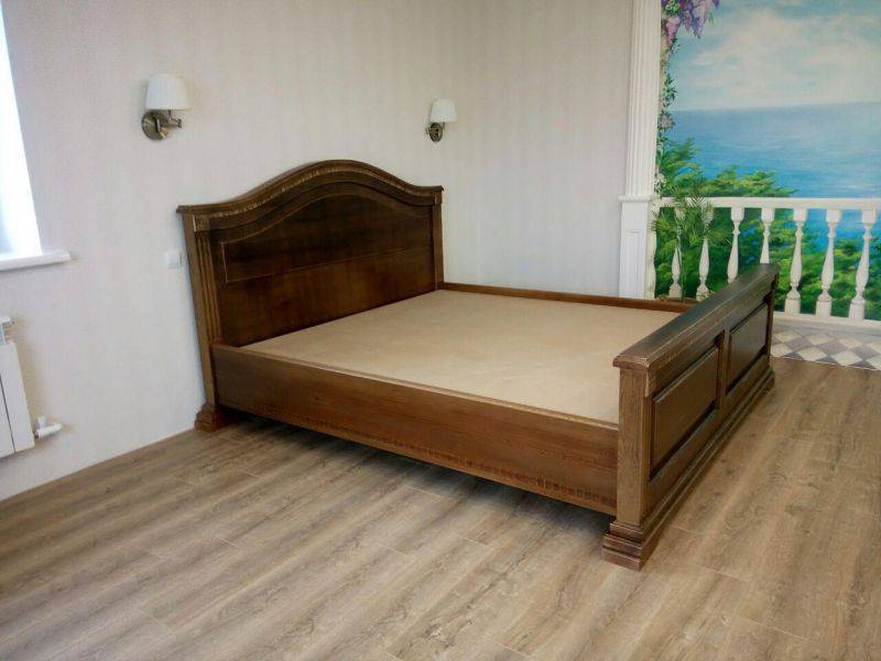 кровать двуспальная из дерева в Таганроге