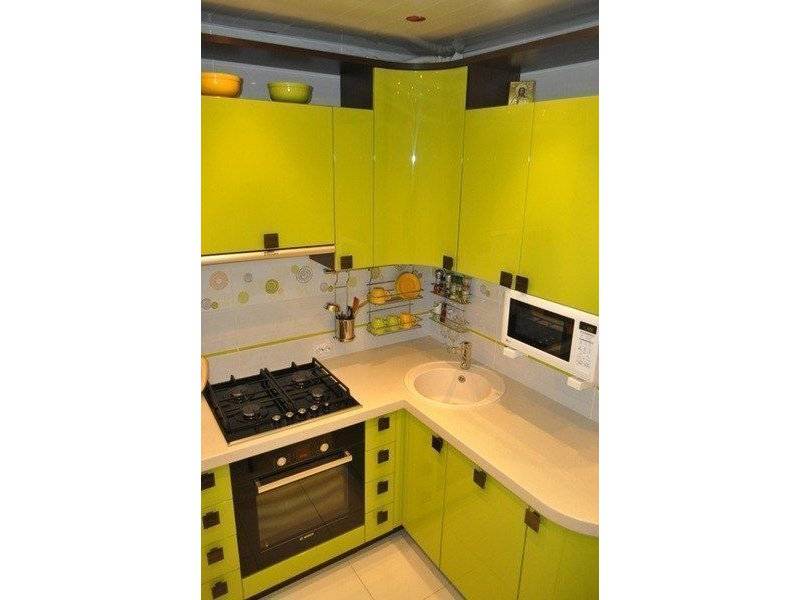 компактная кухня оливкового цвета в Таганроге