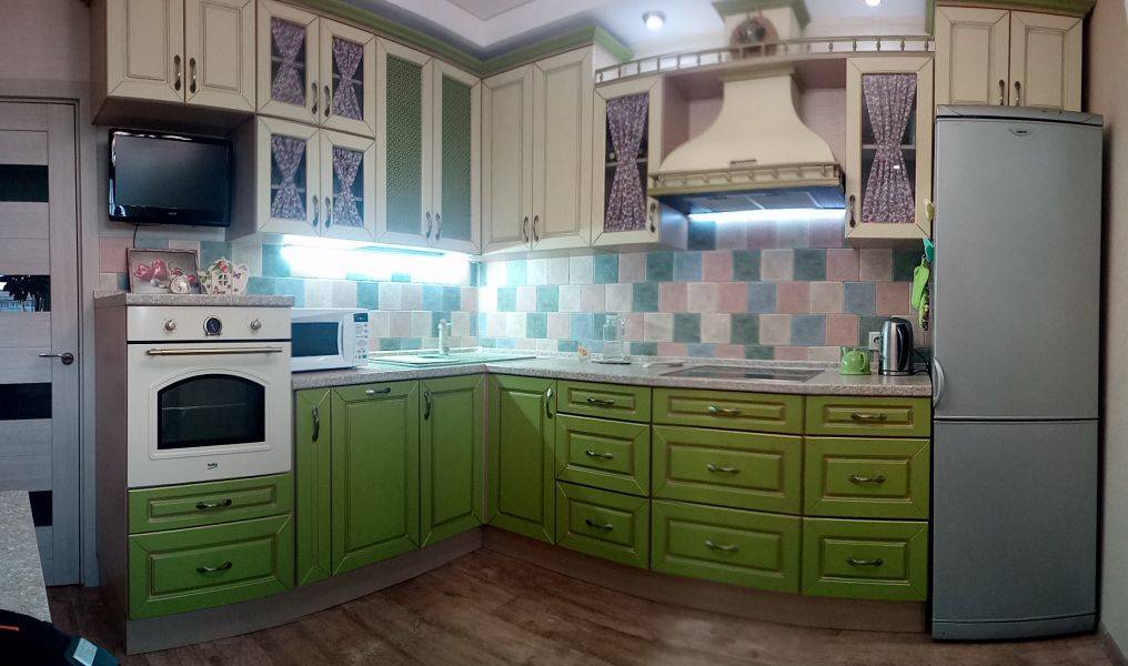 удобная угловая кухня в Таганроге
