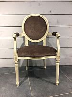 кресло с овальной спинкой «медальон», фасад слоновая кость антик, ткань velvet lux 53 в Таганроге