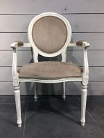 кресло с овальной спинкой «медальон», фасад снежный антик, ткань velvet lux 51 в Таганроге
