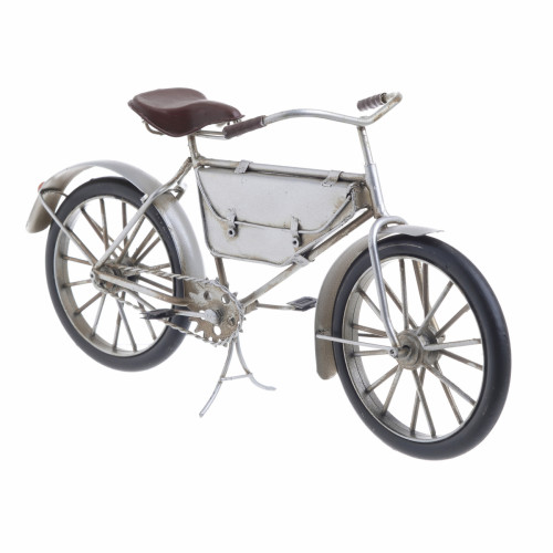 модель bicycle серебристого цвета в Таганроге